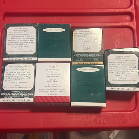 7 min Hallmark ornaments, bundle deal - Picture 5 of 5